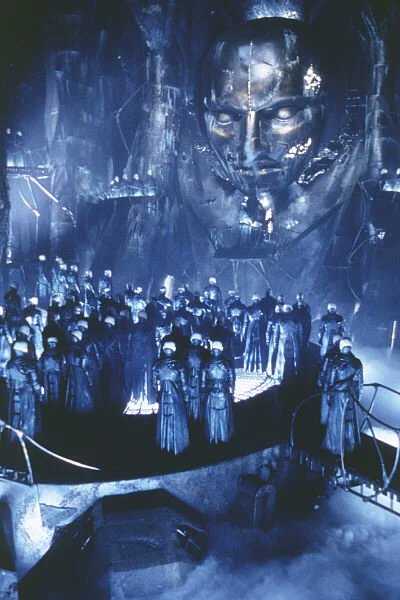 ithrah69's tweet image. #ArchitectureMovieChallenge Day 13: freebie 🤪 Dark City is one if my favorite atmospheric films. It drips with tension and desperation.