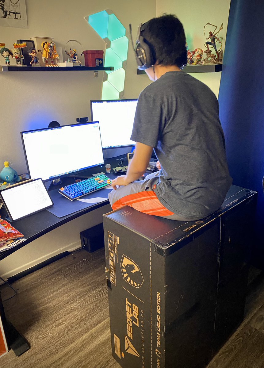 Even when you’re too busy to build the chair, the superior packaging of  @secretlabchairs still has you covered!
