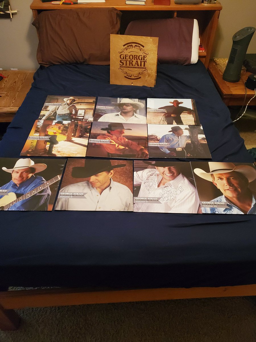 TristyMc's tweet photo. 120+ songs of my favorite musician of all time on vinyl. @GeorgeStrait #StraitCountry https://t.co/S1jyGVj3TG