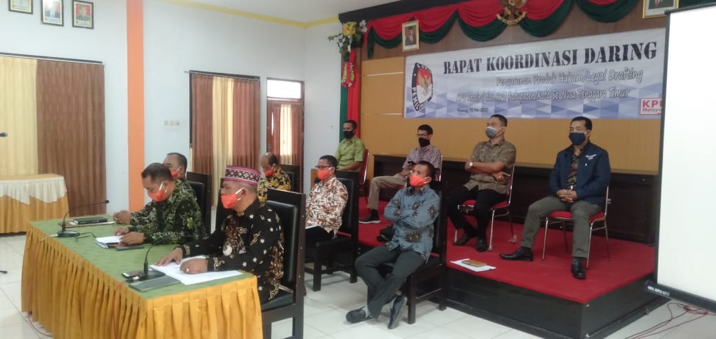 JdihKpuNtt's tweet photo. Rapat Koordinasi Daring Penyusunan Produk Hukum/Legal Drafting KPU Provinsi dan KPU Kabupaten/Kota Se-Nusa Tenggara Timur.

Kupang, 13 Mei 2020

#rakor #kpu #kpuntt #kpumelayani #timhukum https://t.co/x3MVv6BlT5