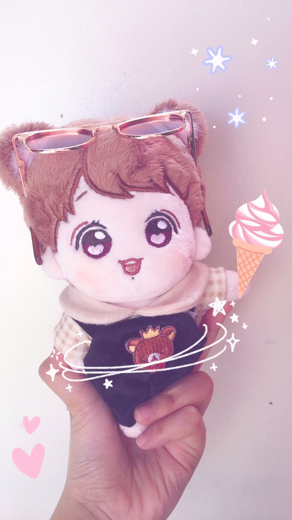 dearhoneybears's tweet photo. [🍪🐻] Hello! I'm Kookie Bear 🐻💜

🐻 1 Doll Set = 20USD

🐻 Doll only = 14USD

🐻 Clothes only = 6USD

🐻 Bag only = 2USD

🐻 Until stocks last!

🐻 100 more stocks!

🐻 Order Form: https://t.co/IeybKOjAGv

🐻 G.O Managers please dm me 💜

🐻 Designed by: @uruhiko_kpop 💜 https://t.co/aurB9J18YR