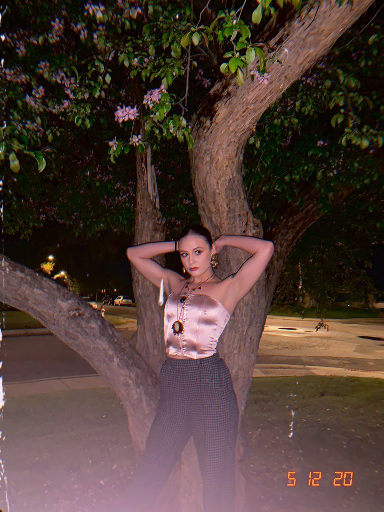 bombshellmoran's tweet image. On my shit