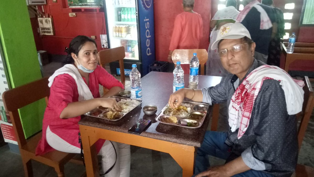 mrinaltalukdar8's tweet photo. These 2 persons  Devasish Sharma and Dr Neelakhi Chaudhury, brought 65 cancer patients ( with attendants 137) to Guwahati from Mumbai in an epic 5 Days 4-night travel with 7 busses. Reached last night and shall return back to Mumbai again today. I have no words to thank. 1/2 https://t.co/u1w3jVdA0U