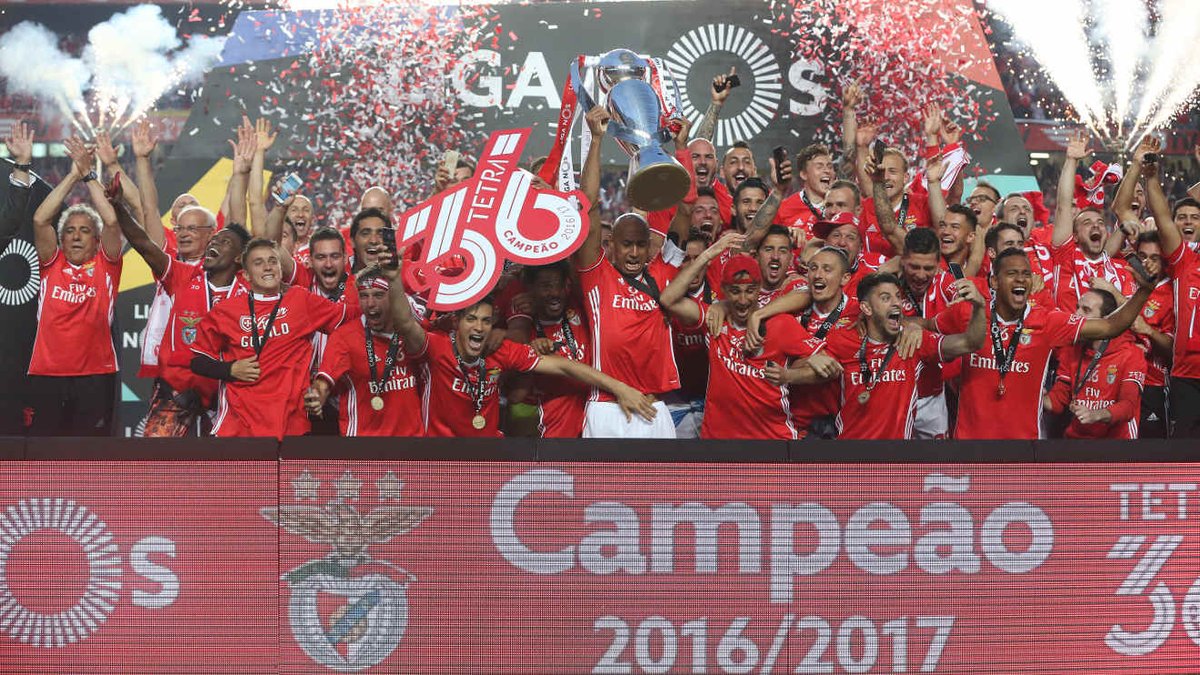 InformGlorious2's tweet photo. 3 anos. Tetracampeão pela primeira vez na história do SL Benfica. 🤗❤️ #SLB36 https://t.co/amVtgBPKsy