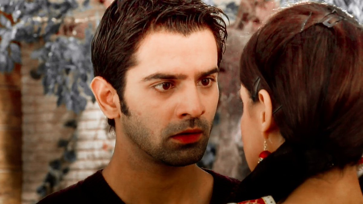 Khushi is surprised to see Arnav giving water to plants  #Arshi  #RabbaVe  #IPKKND #SanayaIrani  #BarunSobti