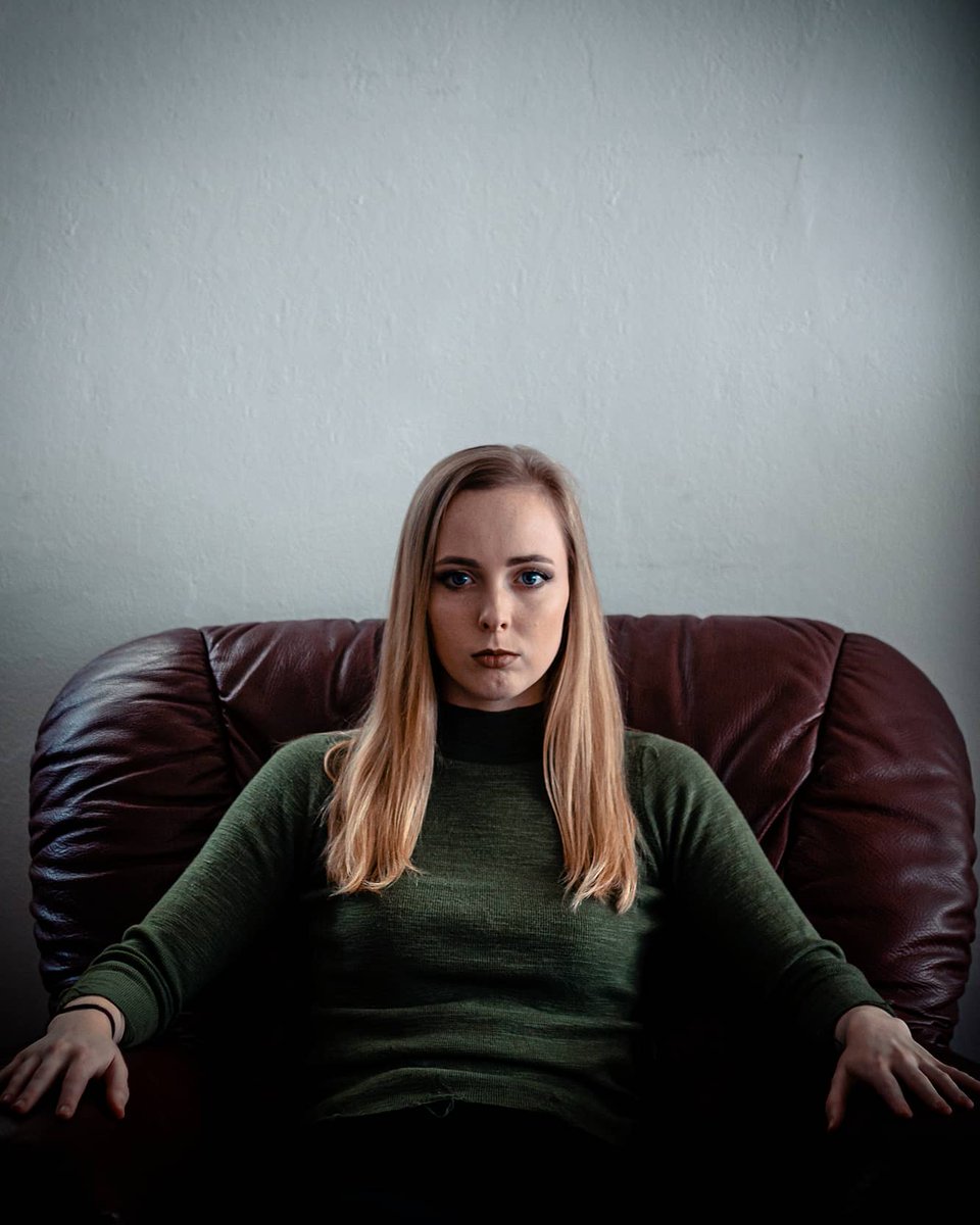 There is always someone out there that will want your throne.

#photography #portraitphotography #girlfriend #beautiful #lockdown #covid_19 #southafrica #blonde #blueeyes #focused #businessmindset #garyveechallenge