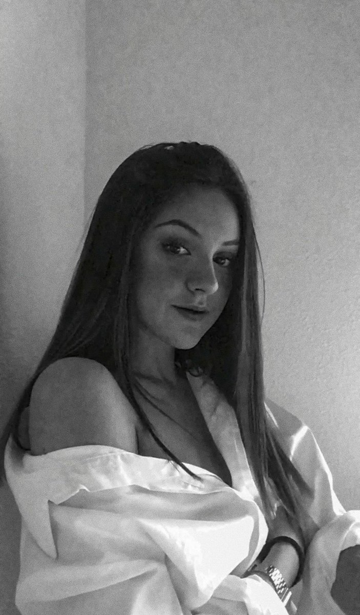 mmaaaarta's tweet photo. las fotos en blanco y negro son 3veces más bonitas que en color:)) https://t.co/9Y0uw5NYI6