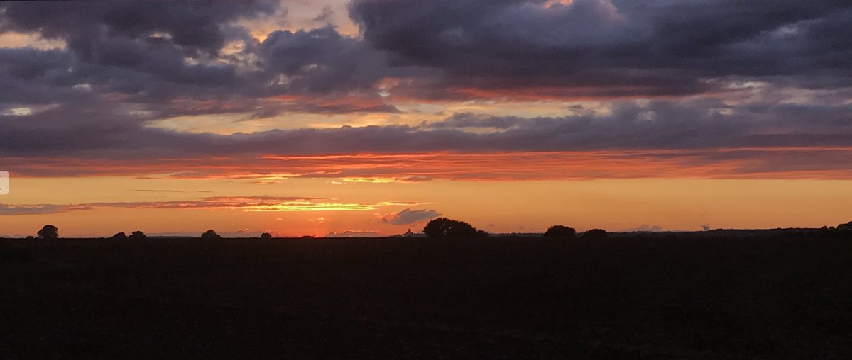 The latest update for the #LincsConnect Food &amp; Drink Takeaway and Delivery blog is now available and features <a href="/DocksBeers/">Docks Beers</a> @InnOnTheGreenUK <a href="/ALittleLuxuryLt/">A Little Luxury Ltd</a> <a href="/curryjackscaf/">Curry Jacks</a> plus lots of other new entries from Facebook too: lincsconnect.co.uk/food-and-drink… 
Please give it a read and a share