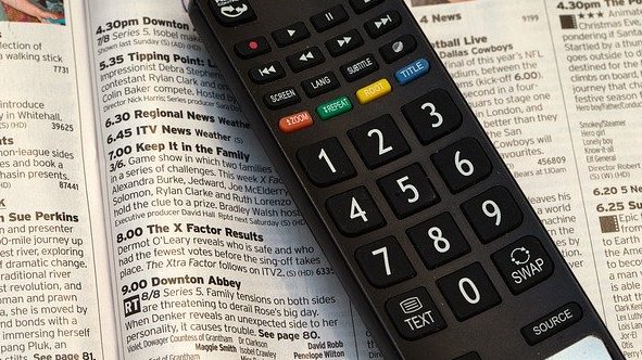 LeireGutierrezV's tweet photo. 🇪🇸 Un juzgado admite a trámite una demanda en la que se solicitan medidas cautelares sobre la emisión del programa "Pasapalabra".

📺 El demandante alega ser el titular de los #derechosdeautor del formato 21x100, más conocido como "El Rosco".

Análisis ➡ https://t.co/iJCY4vmoU0 https://t.co/A8nVHMeoDg