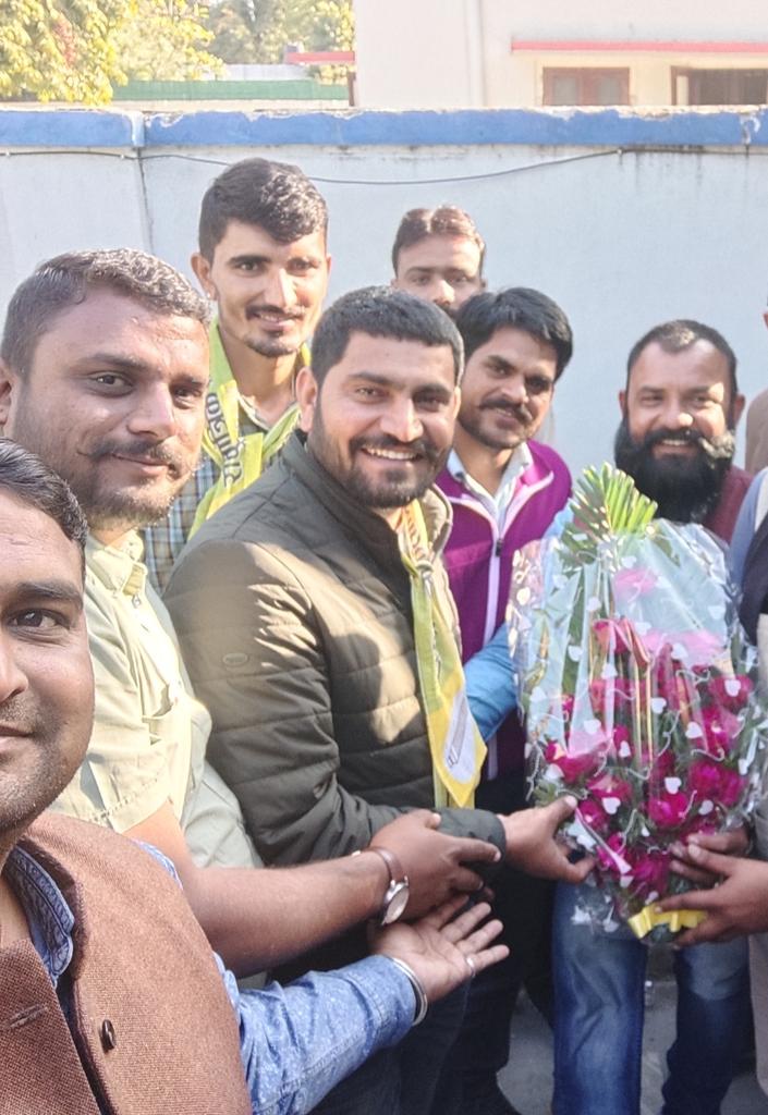 DilsukhRay_RLP's tweet photo. राष्ट्रीय लोकतांत्रिक पार्टी के प्रदेश महामंत्री व डूंगर महाविद्यालय के छात्र नेता भाई विजयपाल बेनीवाल तथा सीकर से भाजपा के युवा नेता भाई कानाराम जाट को जन्मदिन की हार्दिक शुभकामनाएं !!!
   राष्ट्रीय जाट तेजवीर सेना राजस्थान https://t.co/nZPcZO0Llh