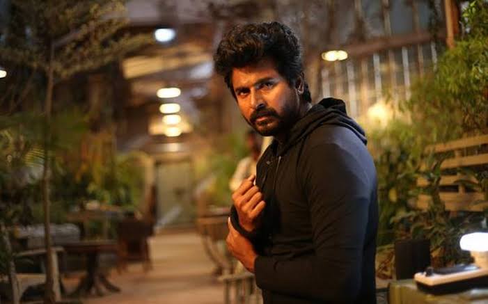 Updatenews360E's tweet photo. 100% This Film Will Be a New TrendSetter In Tamil Cinema Industry @Siva_Kartikeyan @kjr_studios #Ayalaan https://t.co/CHx9I5E8ug