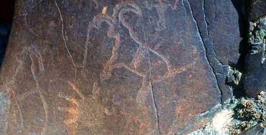 who knew how to make stone tools (arrowhead) and most probably they hunted in groups. (The rock engravings show a bow, an arrow and a group of hunters hunting). After these, the second group includes images of demigods, herders and communities and shepherds, probably nomads