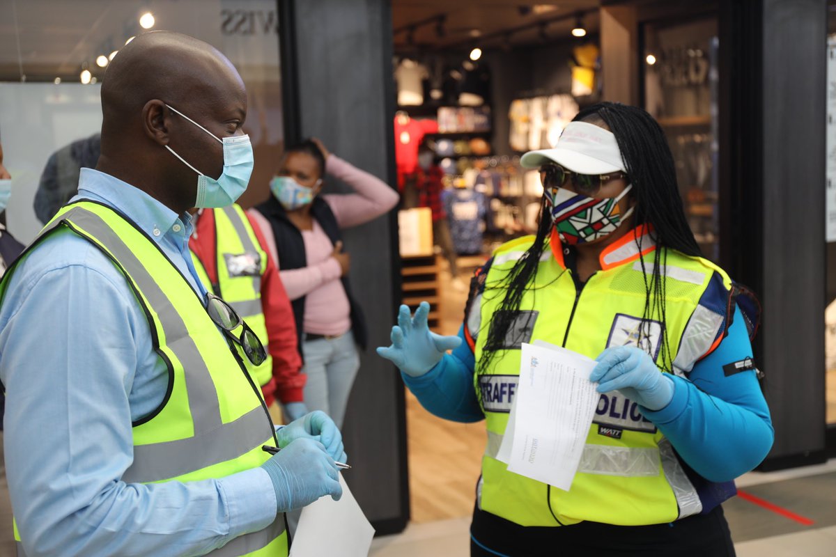 NkomoNomantu's tweet photo. Together with @GautengDED MEC @Morakane, we are at Randfontein Mall to monitor compliance & ensure the Protection of consumers from excessive, unfair, unreasonable or unjust pricing of goods&services during the #Level4SALockdown
@GautengTreasury @GautengeGov
#StayHome
#StaySafe https://t.co/YkvRaGyjsc