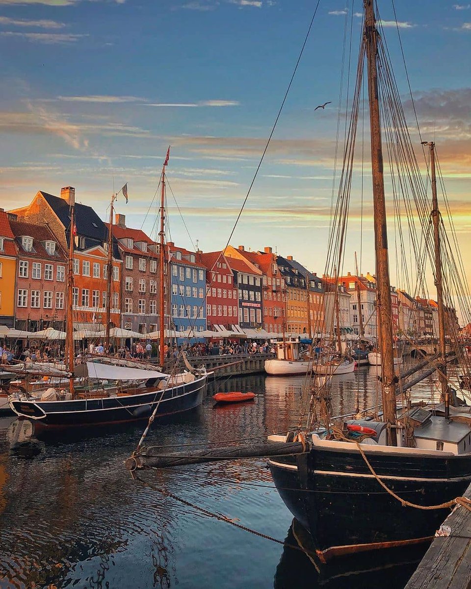 JavalavaTours's tweet photo. 📍 Copenhagen #Dennmark🇩🇰 #TheHappiestPlaceonEarth #DiscoverDenmark #VisitDenmark #ExploreDenmark #DenmarkTourism #showyourtravelpics #mustvisit #beautifuldestinations #vacation #traveltheworld #earthpics #rt #wanderlustXL #stayhomefornow #travelsoon
📸 golden_heart https://t.co/7My0x0ycze