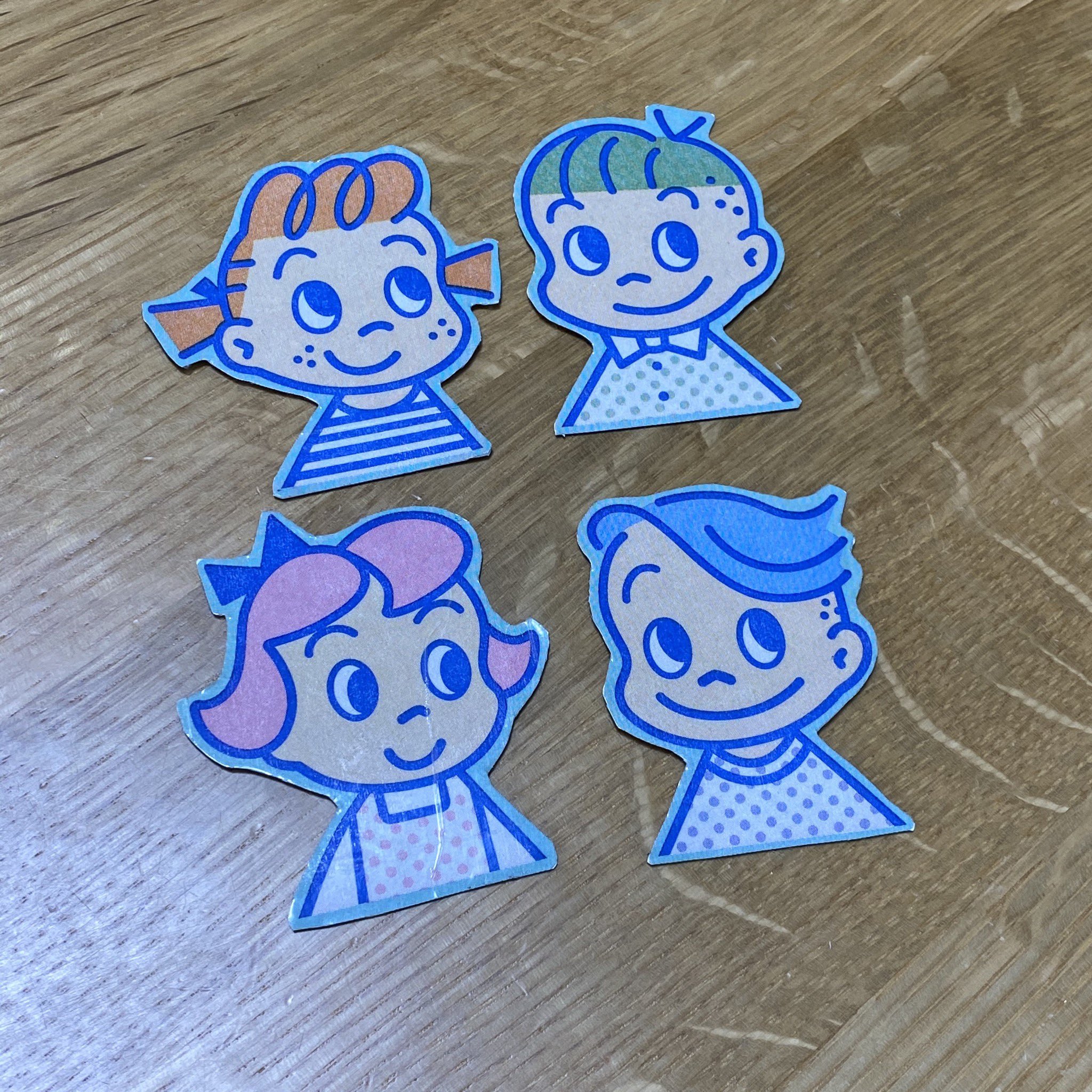 小芥子 野彩 ミスドの袋の原田治のイラストが可愛くてグッズ欲しすぎてマグネットにしてしまった Oppテープ貼る時にピンクの髪の子にスジが入ってしまったのでリベンジしたい 切り抜きじゃなくて四角にした方が綺麗にできたかな とりあえず手洗い場の