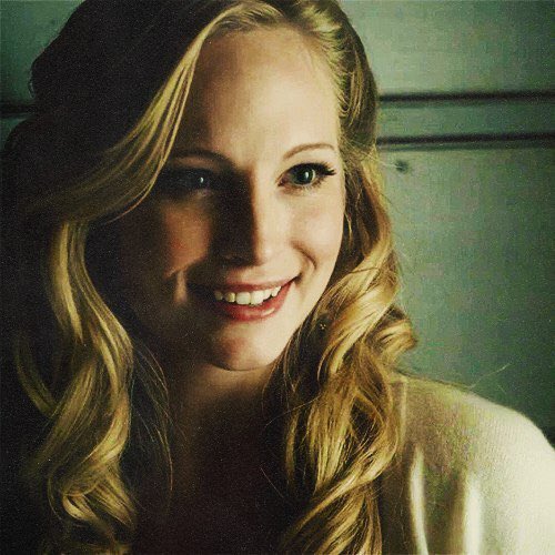 Kristi27052002's tweet photo. Happy birthday Candice King ๐ โค๏ธ @CandiceAccola #CandiceKing #CarolineForbs #TheVampireDiaries https://t.co/FM3mPNlsyE