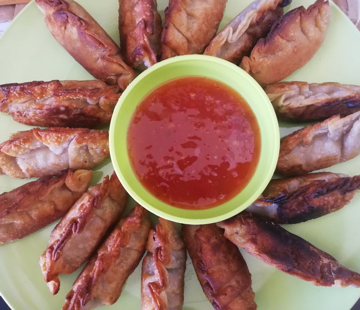 jjassociatesYin's tweet photo. #dumplings last night for my friends #wortips https://t.co/DpY08t7QsC