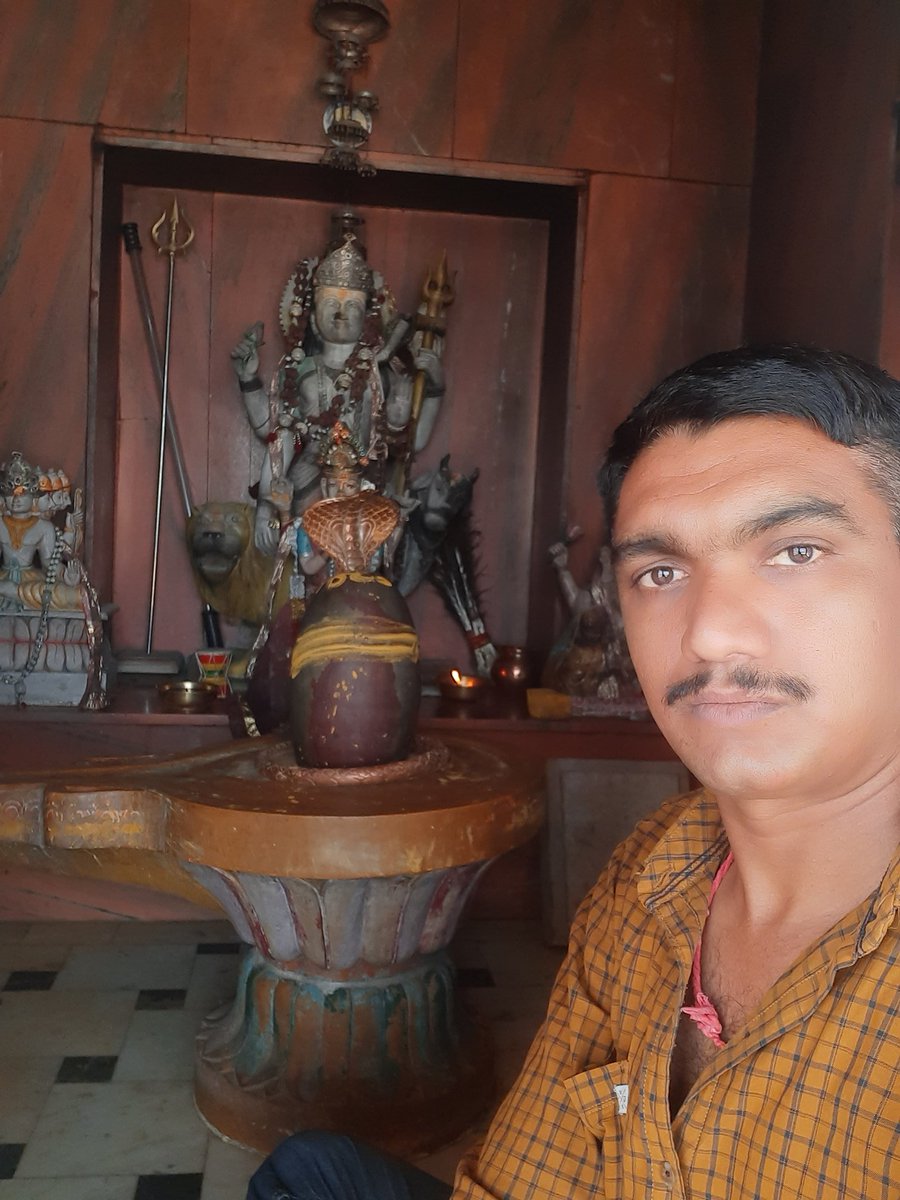 HemantR03982780's tweet photo. जय गुरु जलन्धर नाथ . राताभाकर महादेव मदिंर बालेसर
 @Omdudi14 @DkRajPolice2 @rs_balesar @DudiDurham https://t.co/uPq9laHTug