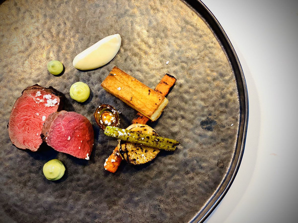 Magical wedding breakfast, West Country fillet of beef for one of our VIP weddings 👌🏻