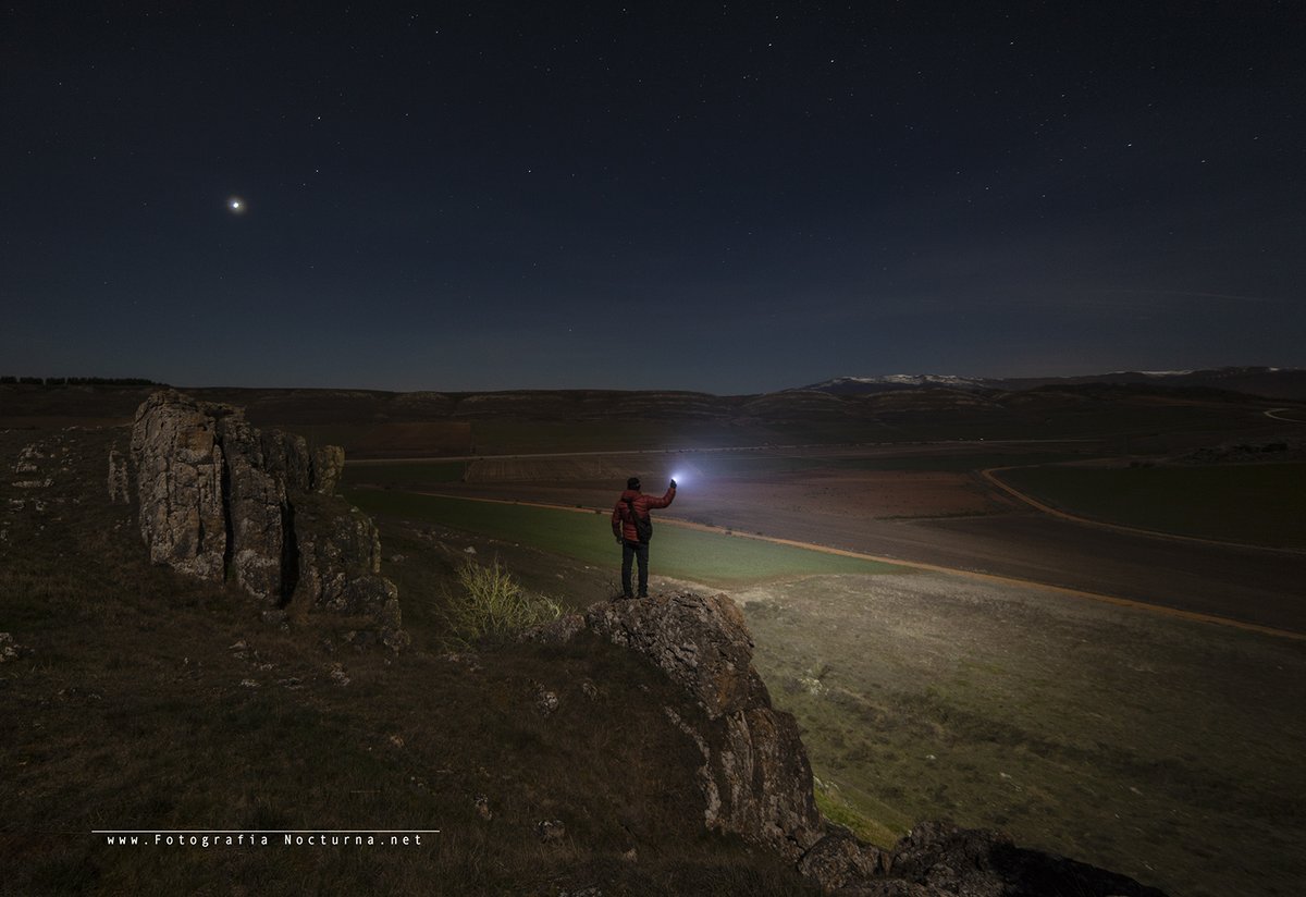 jmmpereda's tweet photo. Nueva entrada en mi blog: Pruebas con linternas #Nitecore desde el #SurdeCantabria #Cantabria #NitecoreHC35 #HC35 #NitecoreMH40GTR #Concept2 #TM9K #Cantabrianocturna #Fotografianocturna #nightphotography #Nitecoreflashlight #flashlight #headlamp https://t.co/BK7hWErJF4 https://t.co/zB4pni1ppk