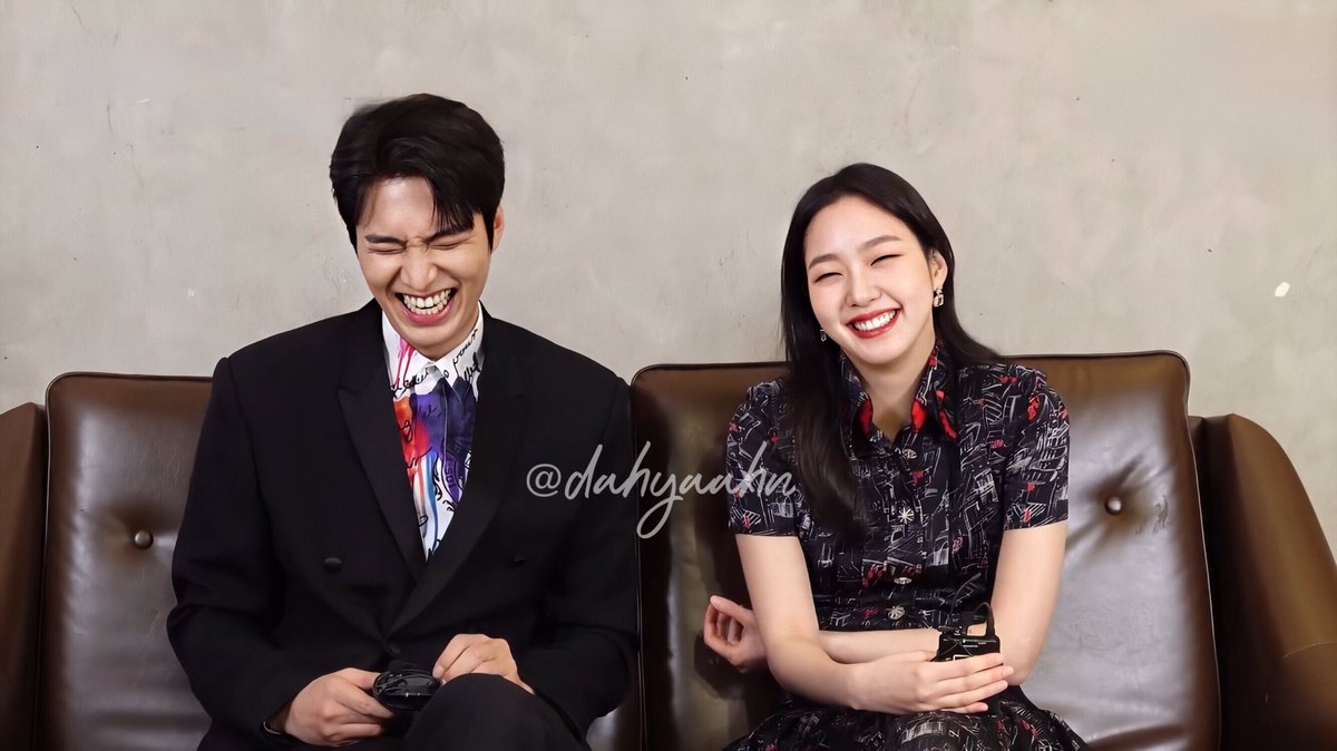 How can some people doubt their chemistry I mean look—— #TheKingEternalMonarch  #LeeMinHo  #KimGoEun