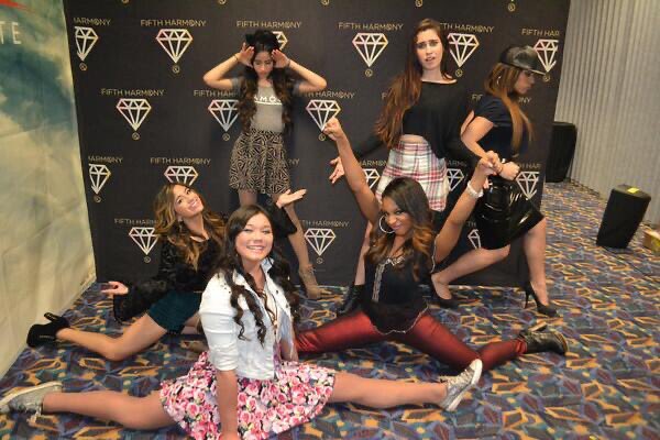 dinahkiwi's tweet photo. Now what the FUCK was fifth harmony’s old meet &amp; greets https://t.co/WNVUiO55MP