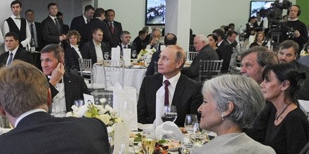 BlueBirdChatter's tweet photo. @FoxNews #TrumpGate the evidence shows Trump’s campaign invited Russian help, made full use of it & covered it up. #FlynnGate #KremlinGate #MoscowMitchGate #GOPgate https://t.co/RWrt7Iuebv