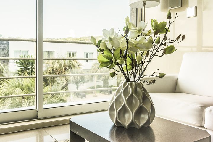 joy_jinduu's tweet photo. It's #designhackwednesday
As an environmentalist, I am an advocate for incorporating plants indoors, whether it's potted plants, stand alone flower vase or wall draped with plants.
Today I will explain the benefits of plant life and also a DIY technique.
#redwooddesign https://t.co/tS7spSAFZ2