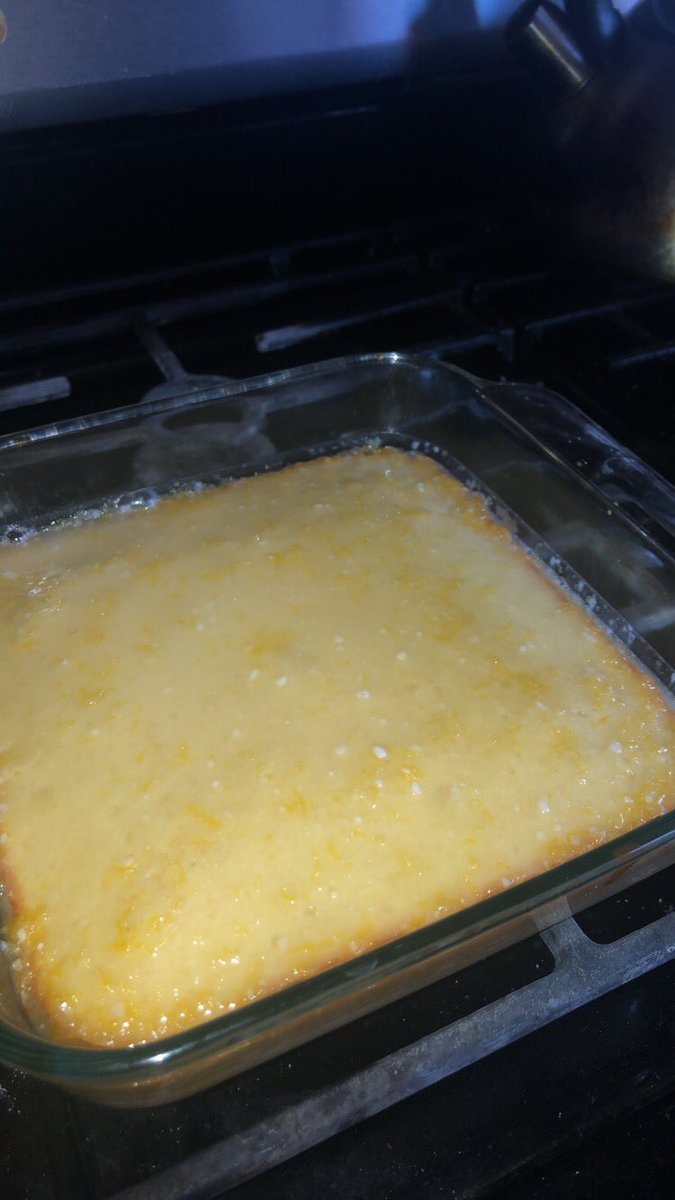 JewGotThemCakes's tweet photo. Had some fresh lemons. Lemon Brownies and Lemon Loaf anyone? 😍🍋 https://t.co/GdFhLf4zTq