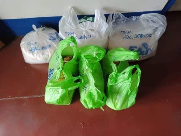 34thSAC's tweet photo. Personnel of 34SAC extended help by giving of grocery items and six (6) kgs of rice to the family of Mrs. Corazon Sapi, a resident of Brgy. Lower Bicutan, Taguig City.

#PNPPKakampiMoLabanSaCOVID19
#TeamPNP
#WeServeAndProtect
#34thSpecialActionCompany
#AdoptAFamilyProgram https://t.co/piFAJiiKwr