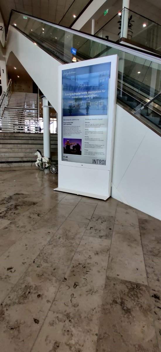 Our friends at @simplify installed a 75’’ #tailored SMS Casing Freestand at Åby arena. 

Have a look at the installation down below and read more about our tailored products here: smartmediasolutions.se/start/tailored/

and find out more about Simplify here: simplify.se