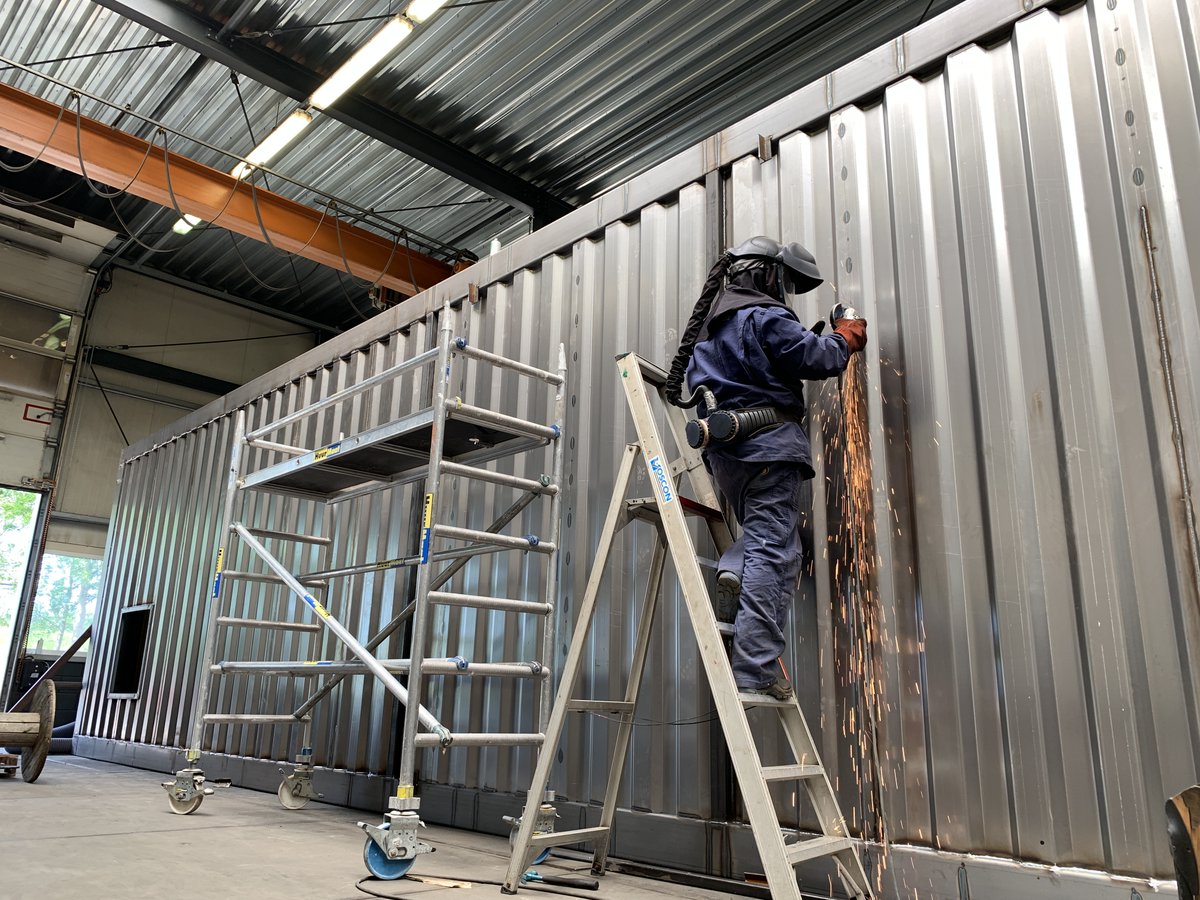 vosconbv's tweet photo. In #vlaardingen zijn we bij @vosconbv begonnen met het maken van #containers #behuizingen voor nieuwe gelijkrichter stations.

https://t.co/S9GhqFC0x4 https://t.co/AqDNOJ3tIV