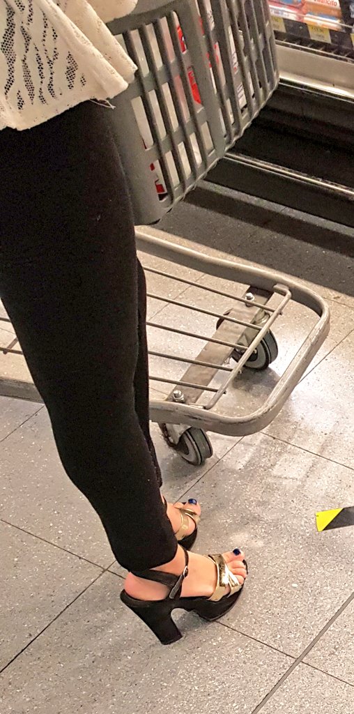 PiesitosL's tweet photo. Manda tus aportes al mensaje directo, totalmente anónimo 🥵🥵😍😍🔥🔥.#feet #feetlovers #feetadict #fetishfashion #feetlovers #feetpics #sandals #barefoot #teenfeet #girlsfeet #pies #voyeur #milf #toes #sandals #milffeet #teen #fetiche #feetfetish https://t.co/wSaYJNYbtL