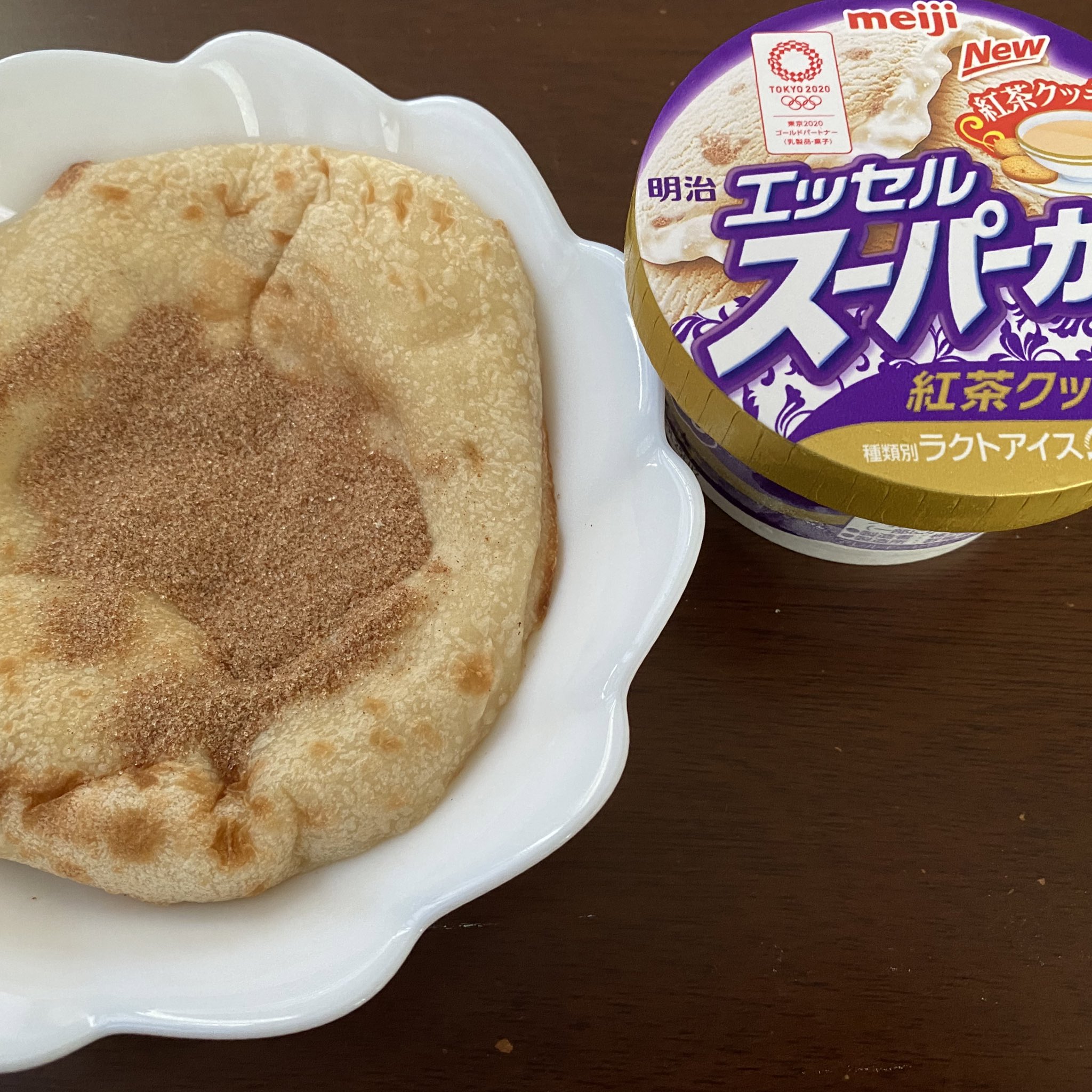 マツヨメ サイゼリアのお持ち帰りのシナモンフォカッチャを温めて 紅茶のアイスを乗せて食べたら チャイフォカッチャ T Co Vlwdagfchg Twitter