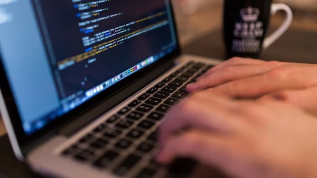 Cooperativa's tweet photo. Twitter ofreció a sus empleados trabajar desde casa "para siempre" si así lo desean #CooperativaEnCasa https://t.co/TZs6s7vSyW https://t.co/yNxSQbiWfy