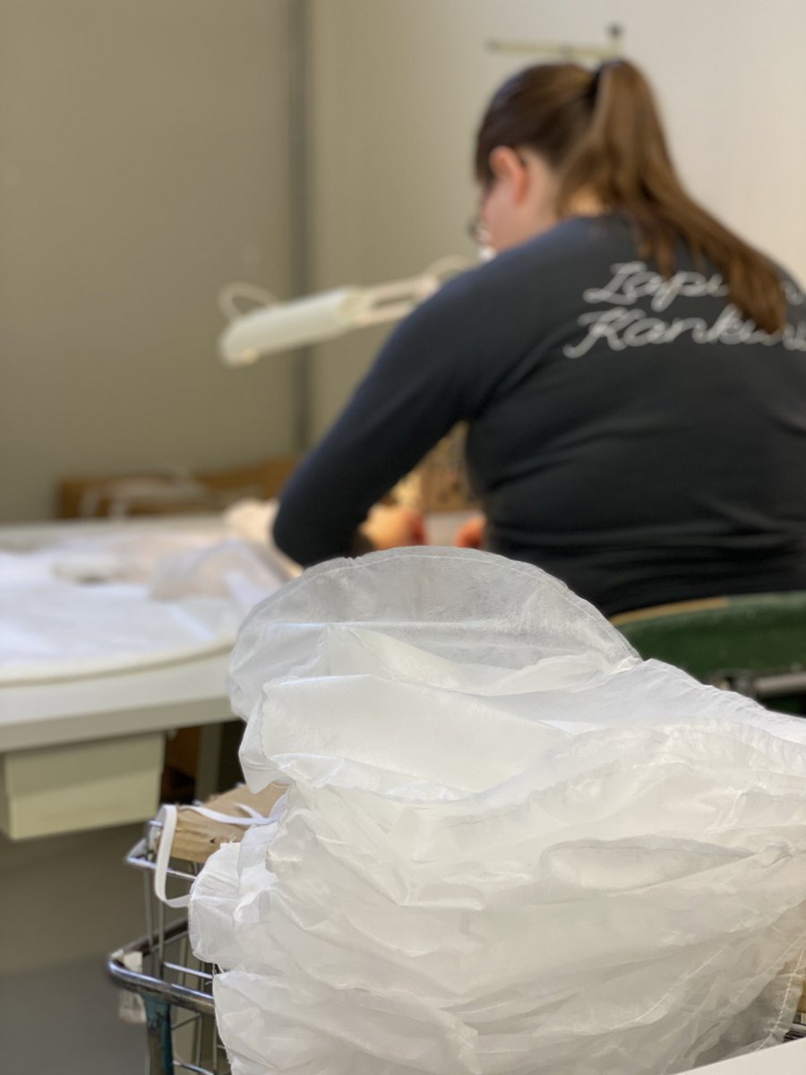 LapuanKankurit's tweet photo. Eteläpohjalaiset yritykset ovat lähteneet joukolla suojatarvikkeita valmistavan Tellan alihankkijoiksi. Lapuan Kankureille lähteminen mukaan projektiin on mahdollistanut lomautusuhan alla olleiden ompelijoiden työllistämisen. Haluamme osaltamme tehdä töitä tärkeän asian puolesta. https://t.co/raXAaMTV6C
