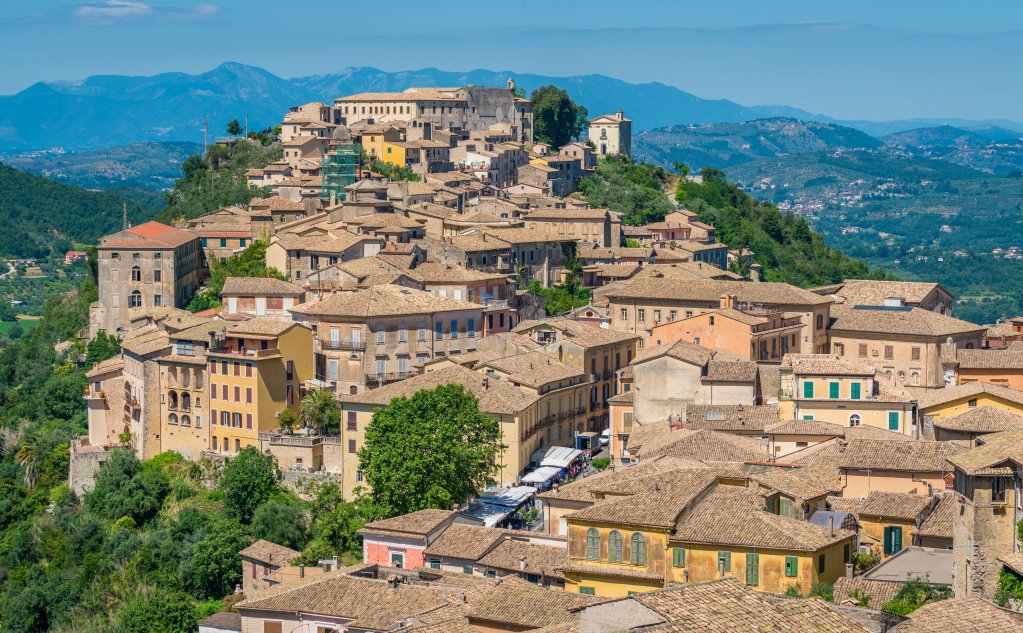 visit_lazio's tweet photo. Quanti di voi sanno che due meraviglie della nostra regione sono candidate per diventare la prossima Capitale italiana della Cultura? Parliamo di Cerveteri ed Arpino, luoghi ricchi di storia con un fascino incredibile 

Per saperne di più https://t.co/ST3UWPRXrv

#iorestoacasa… https://t.co/uGkOLZUXTj