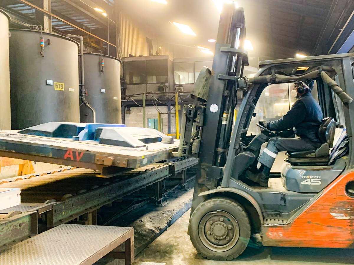 FariniaFMGC's tweet photo. #metiers dans la #fonderie : Cariste Moulage. #foundry #rh #ressourceshumaines #fmgc 
Le cariste alimente le secteur Moulage en châssis, modèles et inserts en fonction des demandes des opérateurs en lien avec le programme journalier de production. https://t.co/MChqr7aGTS