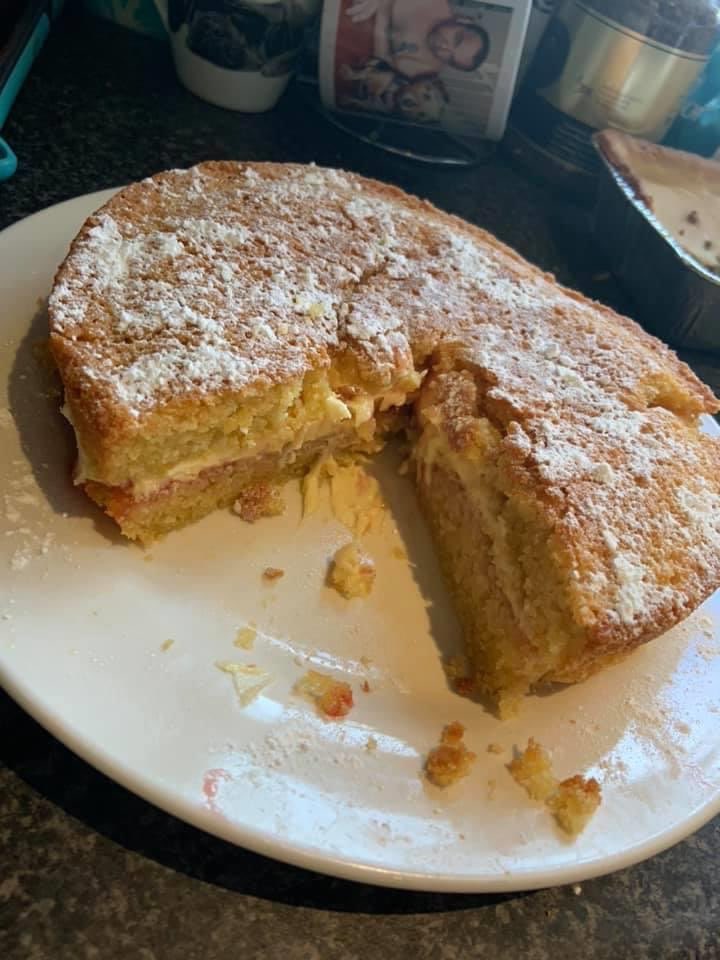 MSJ_CAT's tweet photo. These look amazing McKenna, Well Done! #AussieCrunch #ButtercreamCake #MintedLambPie 😋👏🏻👍🏼😊⭐️ #MSJFantasticFriday #CATMegaMonday https://t.co/MKv5Z3bekK