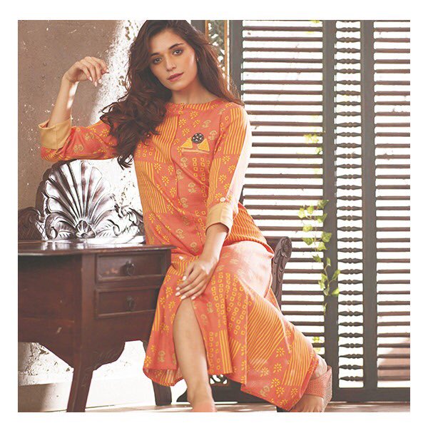 ThreeThree_in's tweet photo. Feeling dressy? Make space for this tunic in your closet!
Come and check out our freshest collection at our new store! π- Three|Three Store, Sector 17, Vashi, Navi Mumbai - 400703
#ModernicLuxe
#ThreeThreeStore #retailstore #indianclothes #summercollection #smallbusiness https://t.co/cuGd8NIXXH