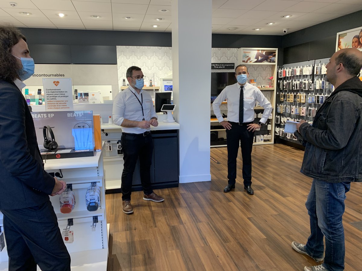 JacobsPierre's tweet photo. Nos boutiques rouvrent progressivement depuis lundi https://t.co/Qj1r1i6bCK : tous mes encouragements dans ces jours importants entre préparation et accueil #PourNosClients ! #HérosduRéseaudeDistribution 👏👏 https://t.co/MlG4FdwH5U