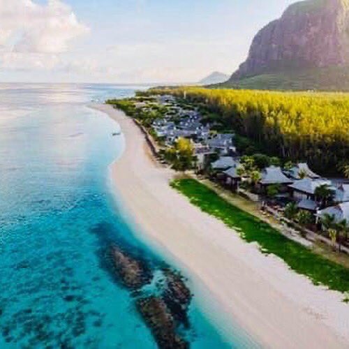 [LE SAVIEZ-VOUS?] #IleMaurice
L'ile Maurice est le résultat d'une éruption volcanique survenu il y a 10 millions d'années. Elle marque le point de rupture entre les plaques africaine et australo-indienne. Une beauté extraordinaire.

#Volcan #ile #beforgo #voyage #tourismedurable