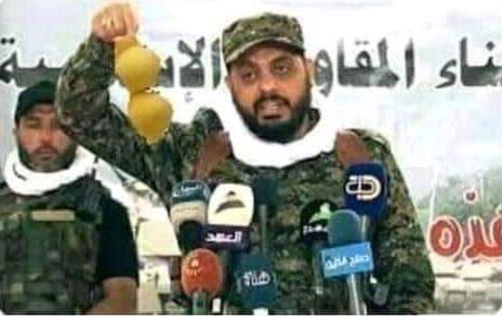 ويجيك واحد يكلك لوماهوه جان احنه عبيد عد داعش 
دكم بيه لك من خرا بيكوم وخرا بلي انطاكم موبايل وخرا بالخلا عدكم انترنيت 
ولكم ترا ابن الخايبه المات موهمه واصلا موصلو للسواتر ابد كضوه بالدعم الوجستي والخطوط الاخيره  ليمته تعقلون عاد 
#قيقو_يبن_السفاره