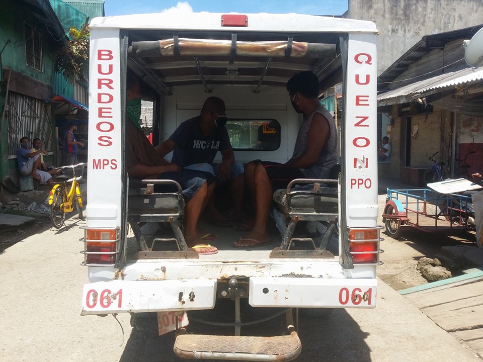 BurdeosPcr's tweet photo. LIBRENG SAKAY
At about 9:30 in the morning of May 13, 2020, Personnel of Burdeos MPS   nitiated the conduct of LIBRENG SAKAY to serve as an aid to the transportation problem caused by the Enhanced Community Quarantine due to COVID 19. https://t.co/PtiZzc8kV6