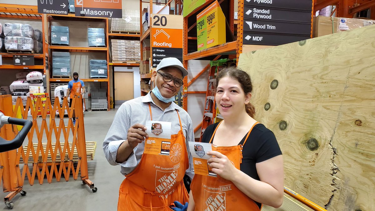 0569Ops's tweet photo. Fred DH D38 getting another bronze award and Samantha D38 getting another silver award.  Thank you guys for all your hard work!!! https://t.co/kOcbooc5Le
