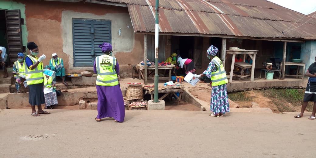 M4Good2EndFGM's tweet photo. 📸 Ayetoro òkè Community, Kajola Local Government Area, Ọ̀yọ́ State

#endcuttinggirls #COVID19 https://t.co/Av2J7rwzM3