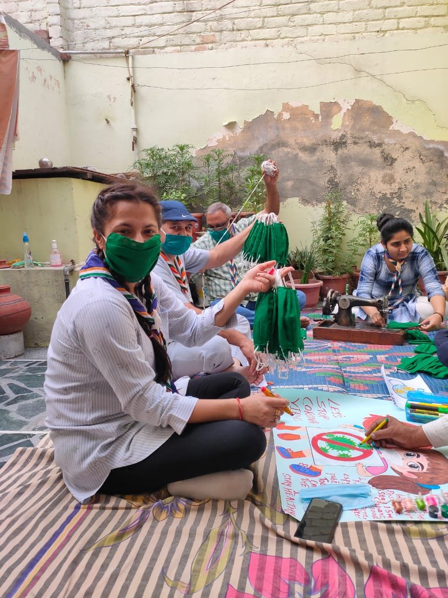 MohinderVerma11's tweet photo. Kudos Team Nrbsg Delhi Distt #Mask_Bank ~ मास्क बैंक के लिए स्काउट्स गाइड्स द्वारा कॉटन के मास्क बनाने का कार्य प्रगति पर ⚜️ #StayHomeStaySafe
#CoronaFighter @worldscouting
@bsgnhq @boyscouts
@BabluGoswami30 @rkkaushik2012 @KirenRijiju
N.Rly. Bharat Scouts & Guide https://t.co/nqBqEwUycN