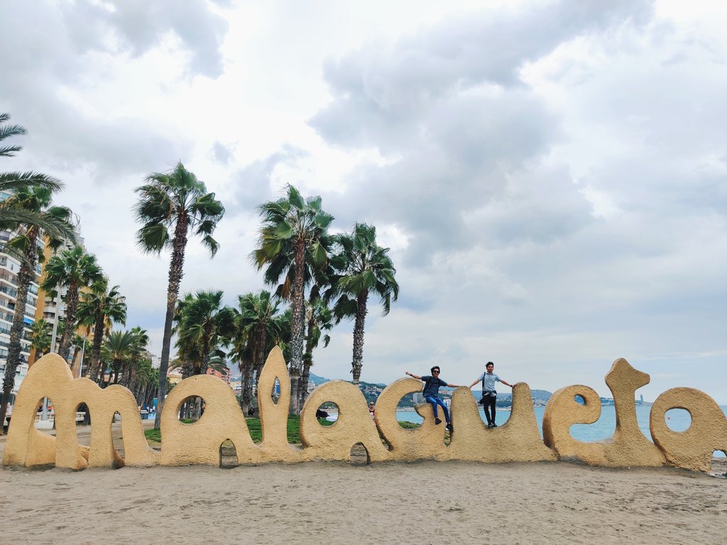 Kalau datang Malaga, you gotta go & take a photo at the Malagueta sign. It's on the other side of the beach, near Hard Rock Cafe.