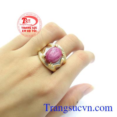 tsvn_com_vn's tweet photo. Nhẫn nam ruby 14k phong cách mang lại vẻ đẹp thời trang cho phái mạnh. #jewelry #Vietnam #nhannamruby #nhannam #nhannamvangtay #nhannamdaquy #nhannammenhhoa #evt #EMVATOI https://t.co/gipwYJYQWs