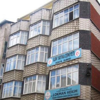 <a href="/varank/">Mustafa Varank</a> Hamdolsun, artık bu binadan “Yeni Türkiye” yolunda ilimle uğraşan 18 yaşında imam-hatipli gençleri mezun ediyoruz. Yeni binalarına geçmeden önce ise Tıp Fakültesi talebelerimiz buradaydı.

#BirlikteBaşaracağız